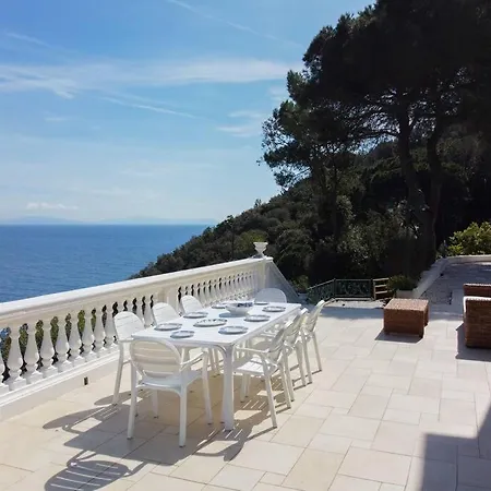 Porticciolo ريو مارينا