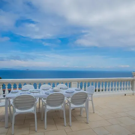 Porticciolo Willa Rio Marina