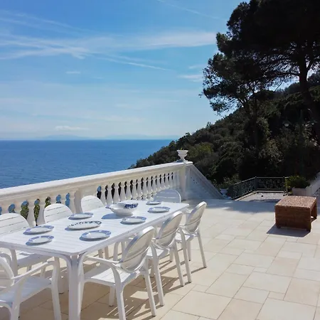 Porticciolo Villa Rio Marina
